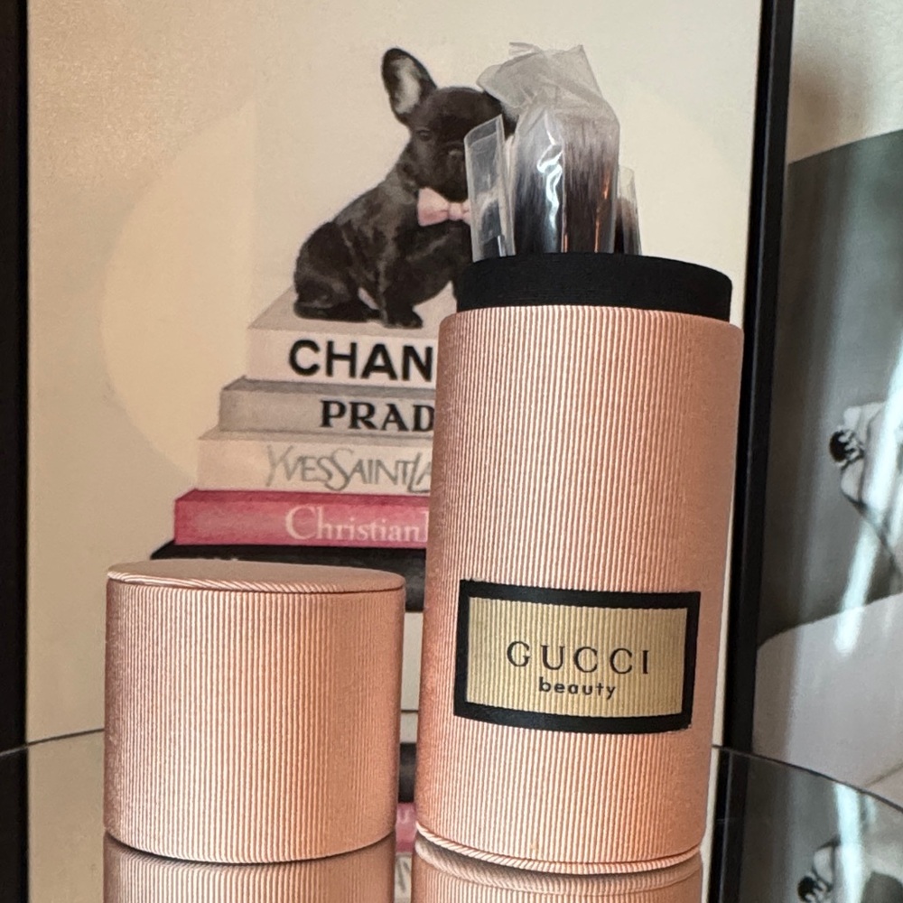 Gucci Beauty Pink Brush Holder with Brushes NWT